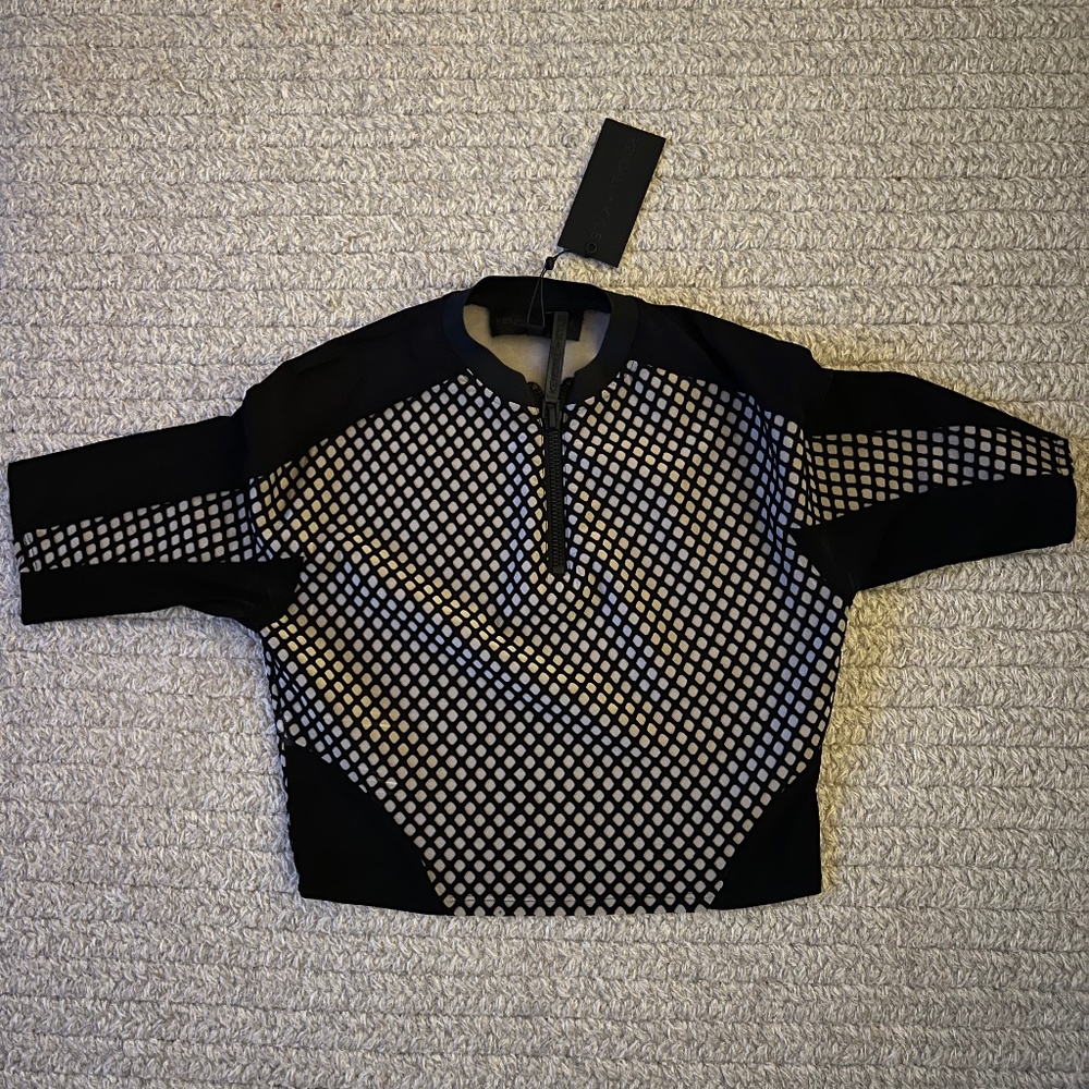 KENDALL AND KYLIE Cropped short sleeve SIZE M